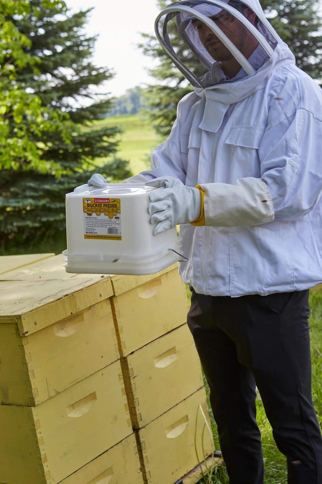 2 Gallon Bucket Feeder - Image 3